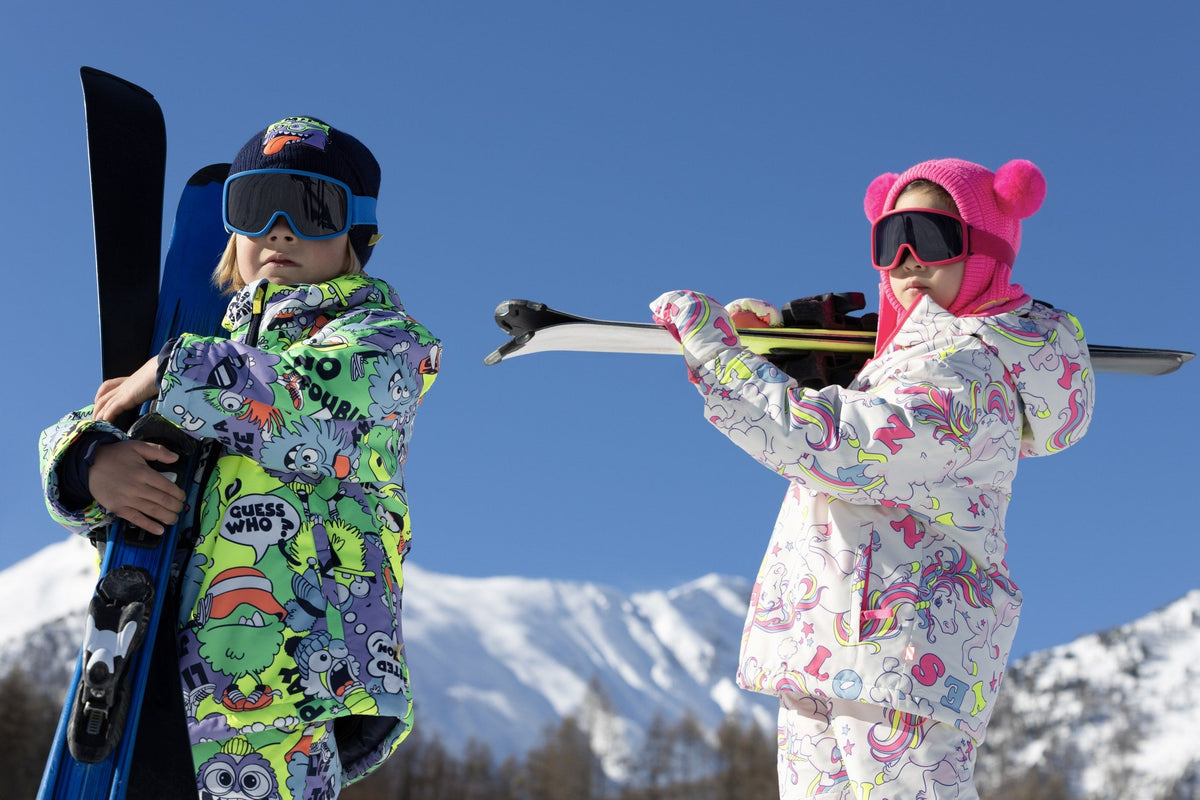 Kinderen in Billieblush skipakken in de sneeuw — wintercollectie 2026 bij Niñoz Almere