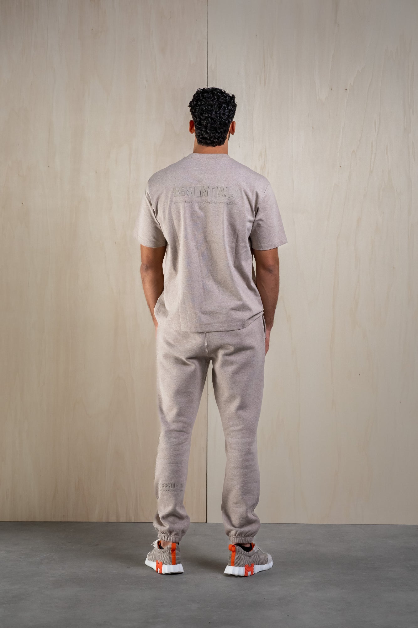 Essentials GUMMI-SHIRT - DUNKELBEIGE