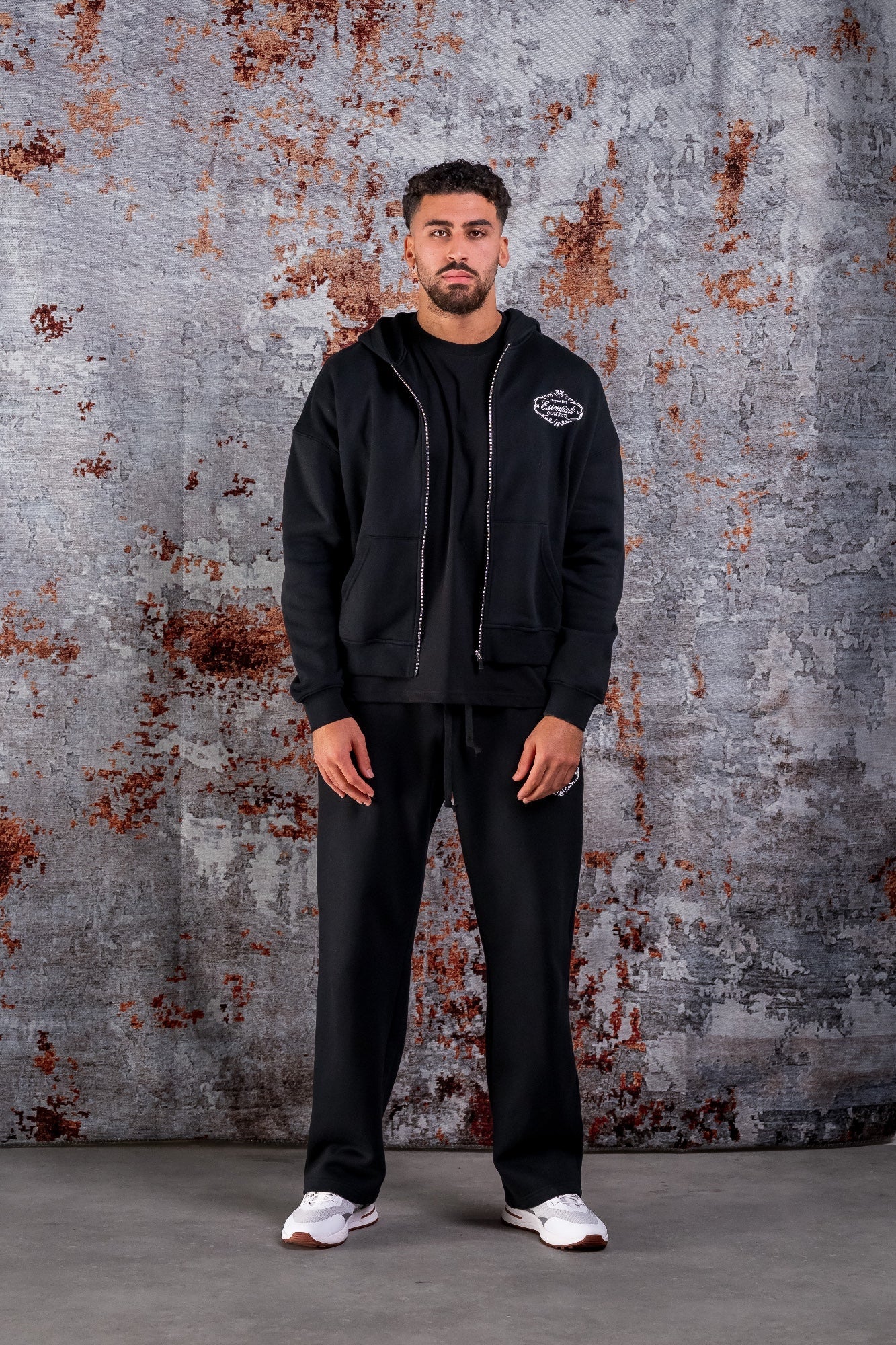 Essentials ROYAL ZIPPER TRAININGSANZUG - SCHWARZ