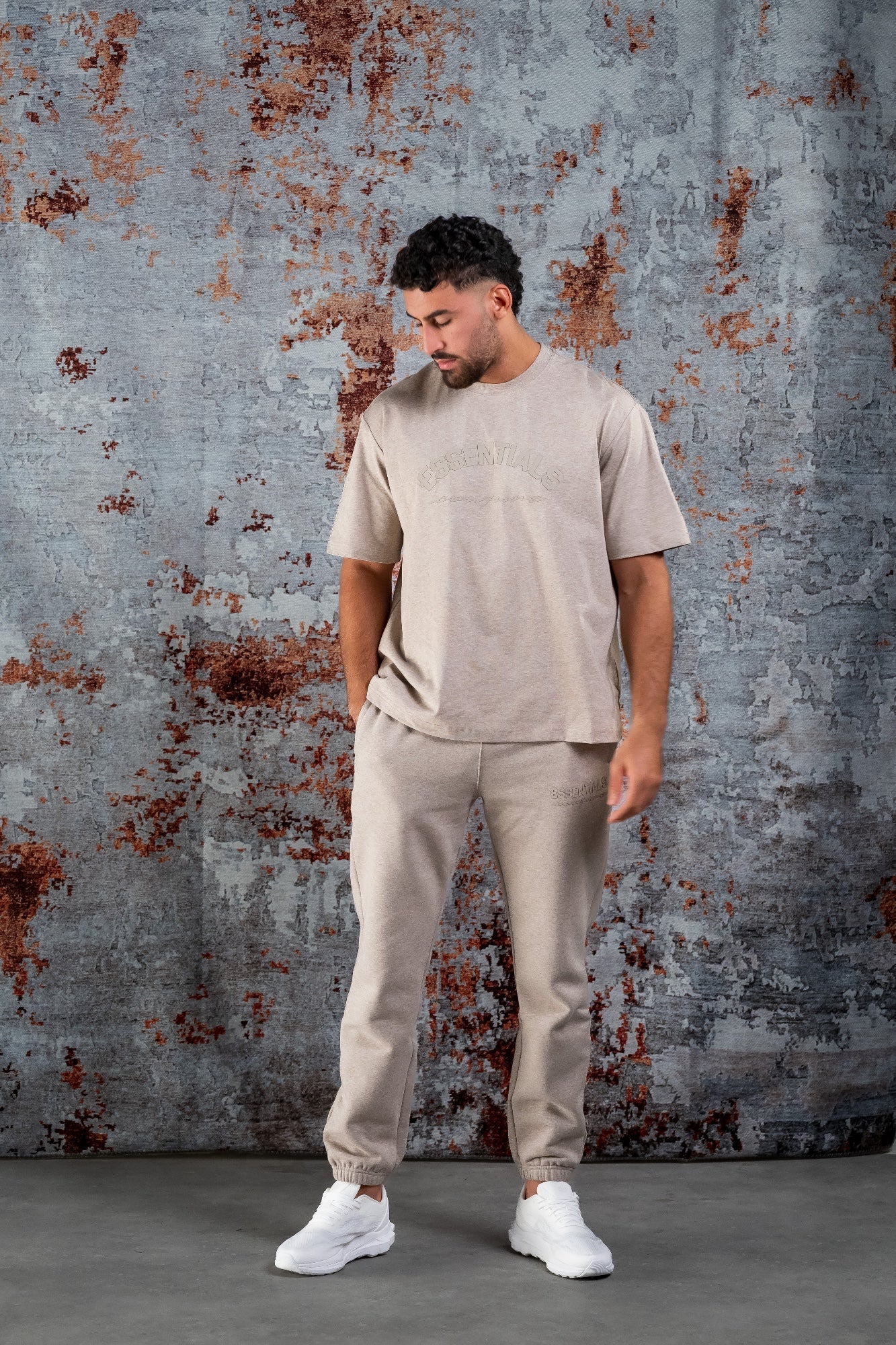 Essentials BASIC CURVE SHIRT - DARK BEIGE