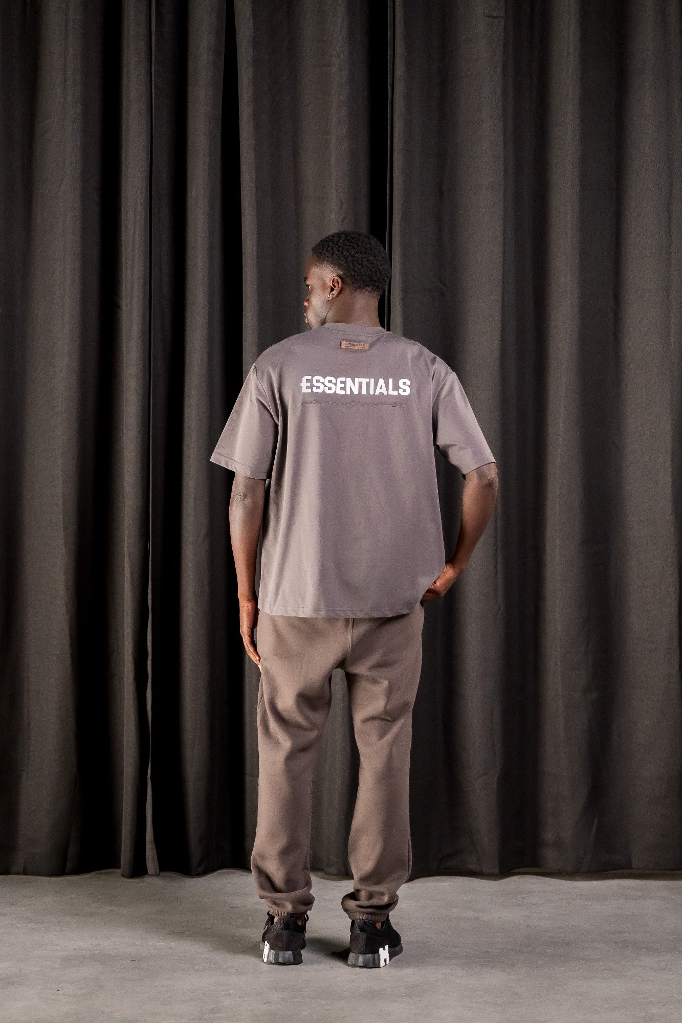 Essentials BASIC SHIRT - DUNKELGRAU
