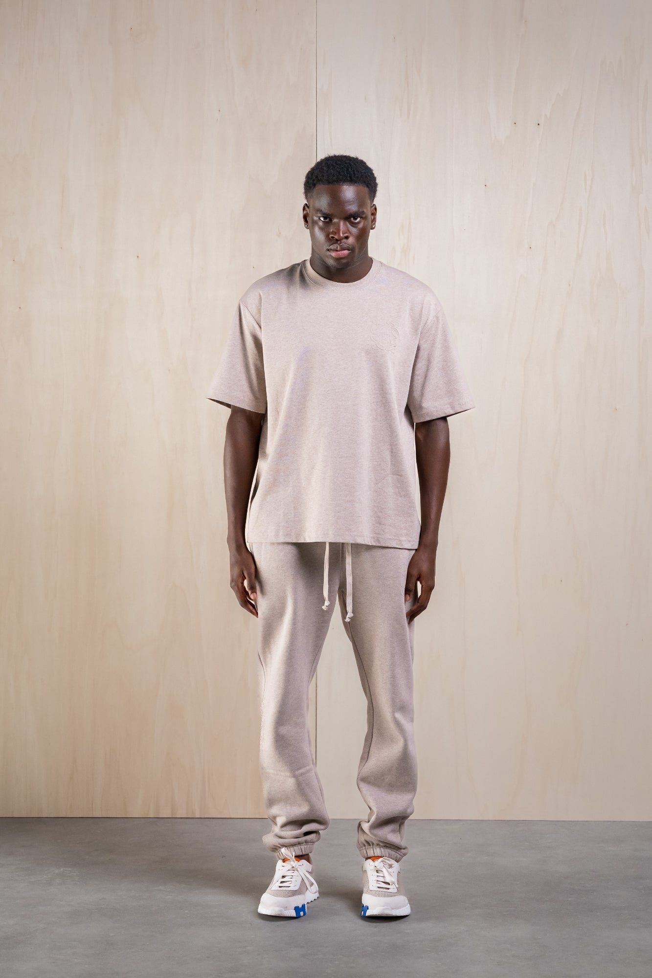 Essentials CLASSIC LOGO SHIRT - DUNKELBEIGE
