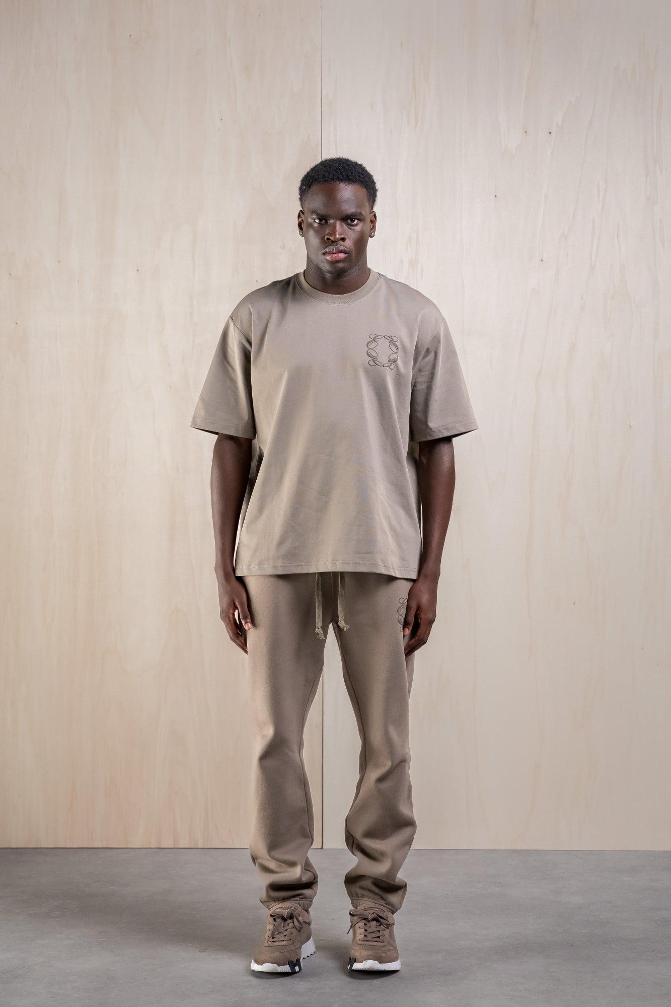 Essentials CLASSIC LOGO SHIRT - GRENISH