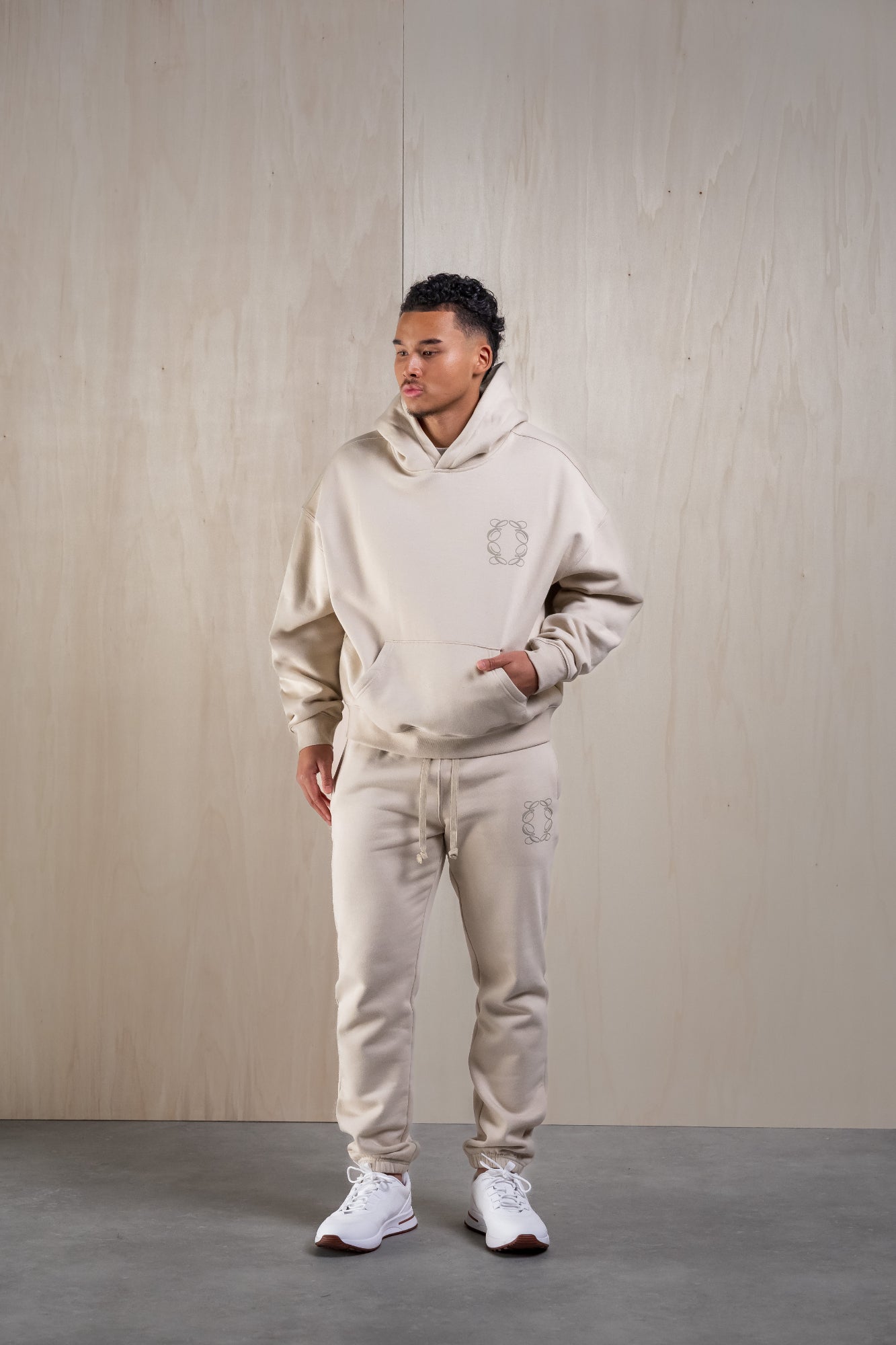 Essentials CLASSIC TRAININGSANZUG - CREAM