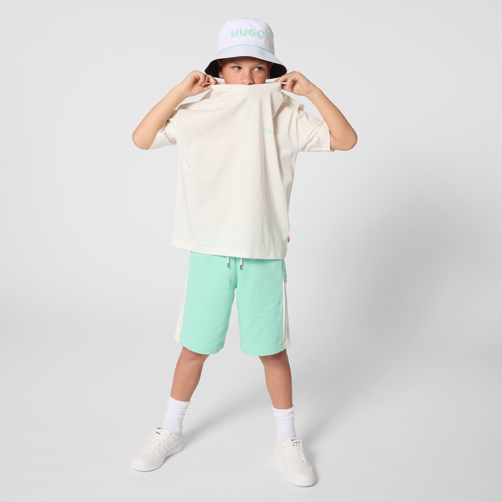 HUGO jongens Broeken Bleach Grows – designer kinderkleding | Niñoz Almere