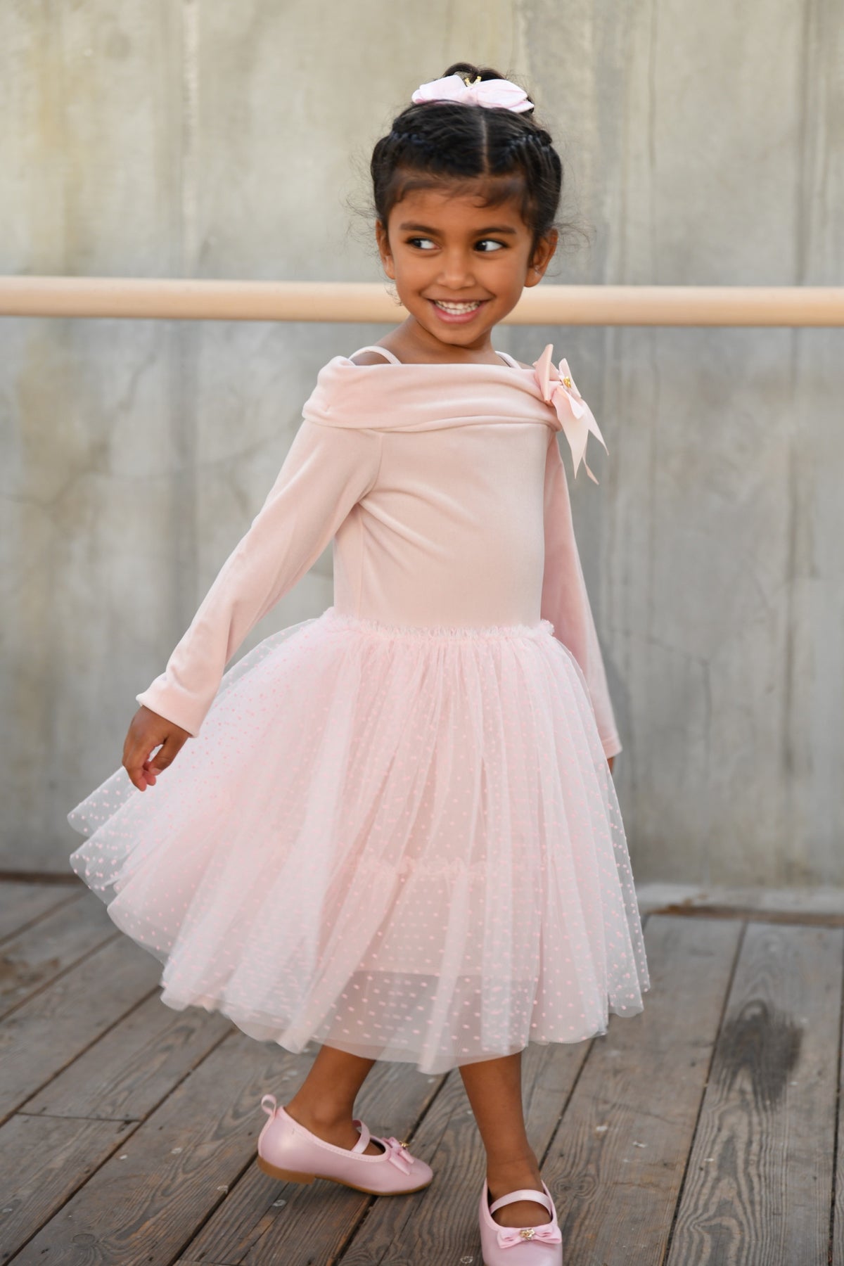 Angel's Face Hepburn jurk van velours en tule zacht blush – designer kinderkleding | Niñoz Almere