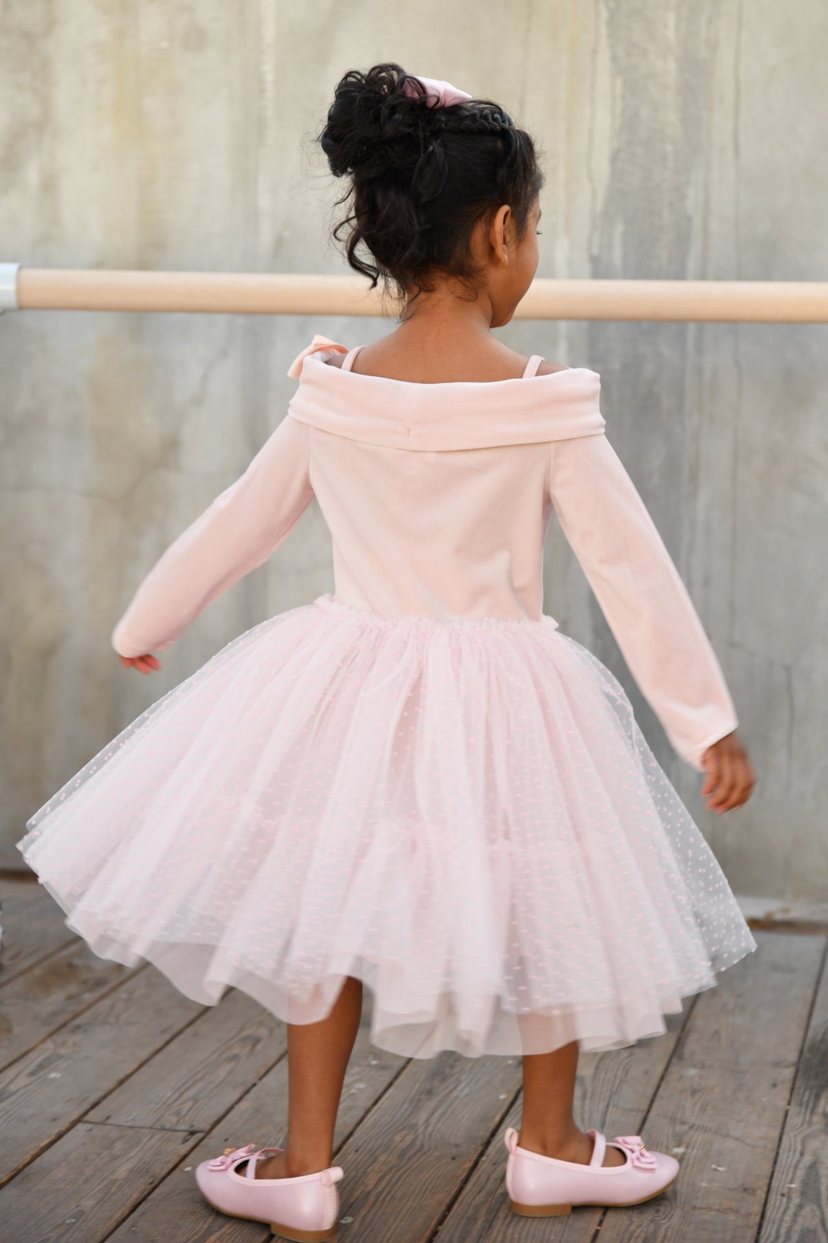 Angel's Face Hepburn jurk zacht blush, achterzijde – designer kinderkleding | Niñoz Almere